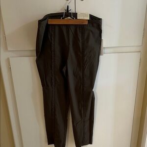 Soft Surroundings army green Chinos